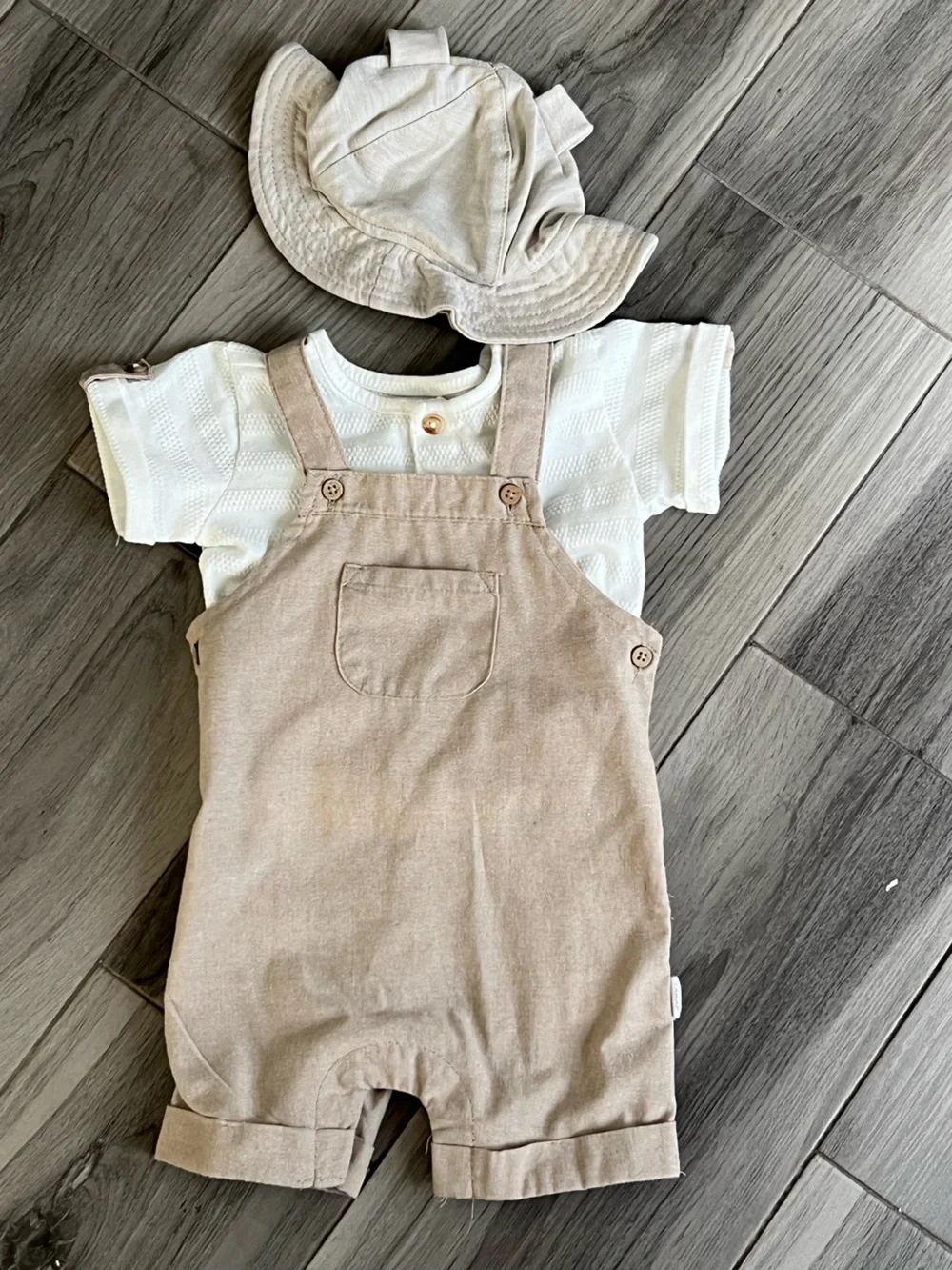 Tahari Cream-Tan Linen-Blend Kids Overalls with White Tee and Hat
